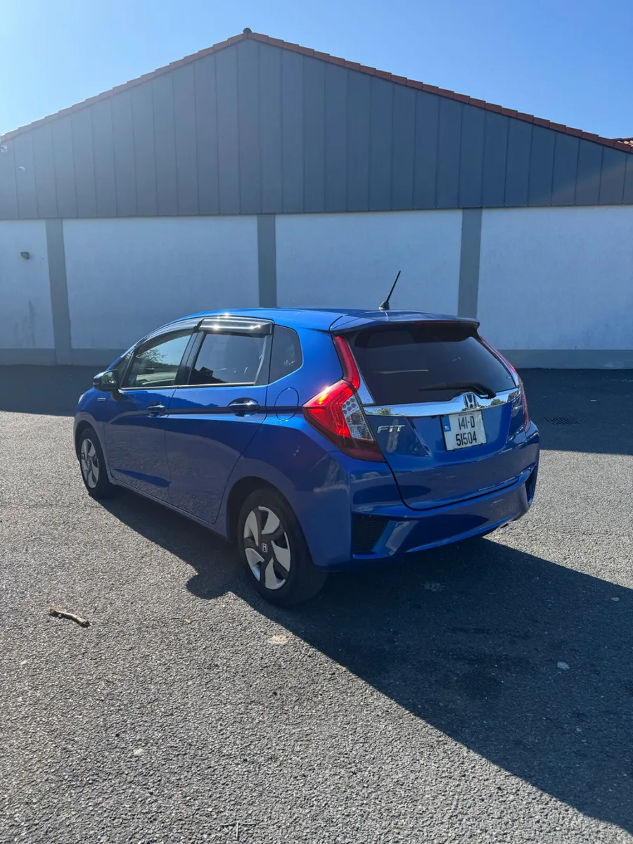 Honda Fit 2014. Automatic 1.5 hybrid - Image 4