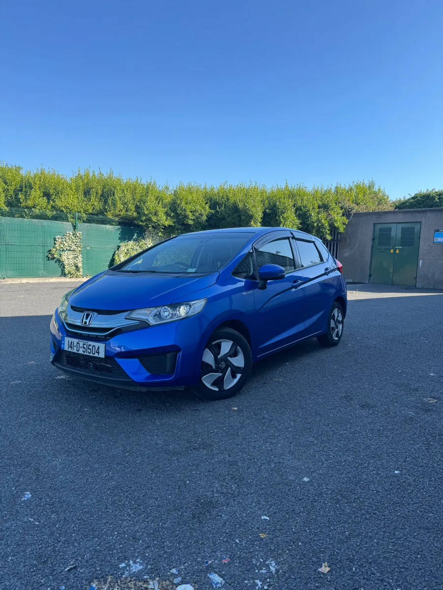 Honda Fit 2014. Automatic 1.5 hybrid - Image 2