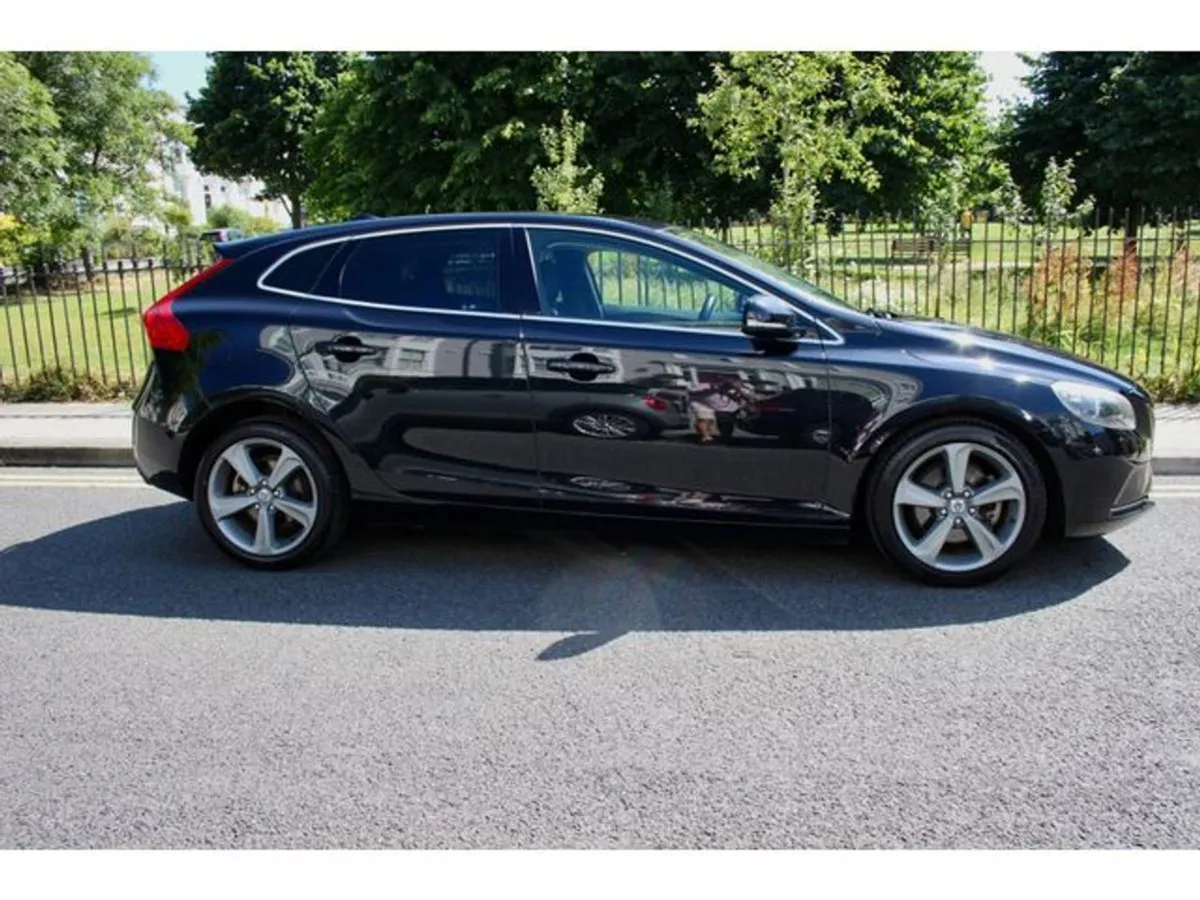 Volvo V40 T4 1.6 Automatic Fsh  NCT - Image 4