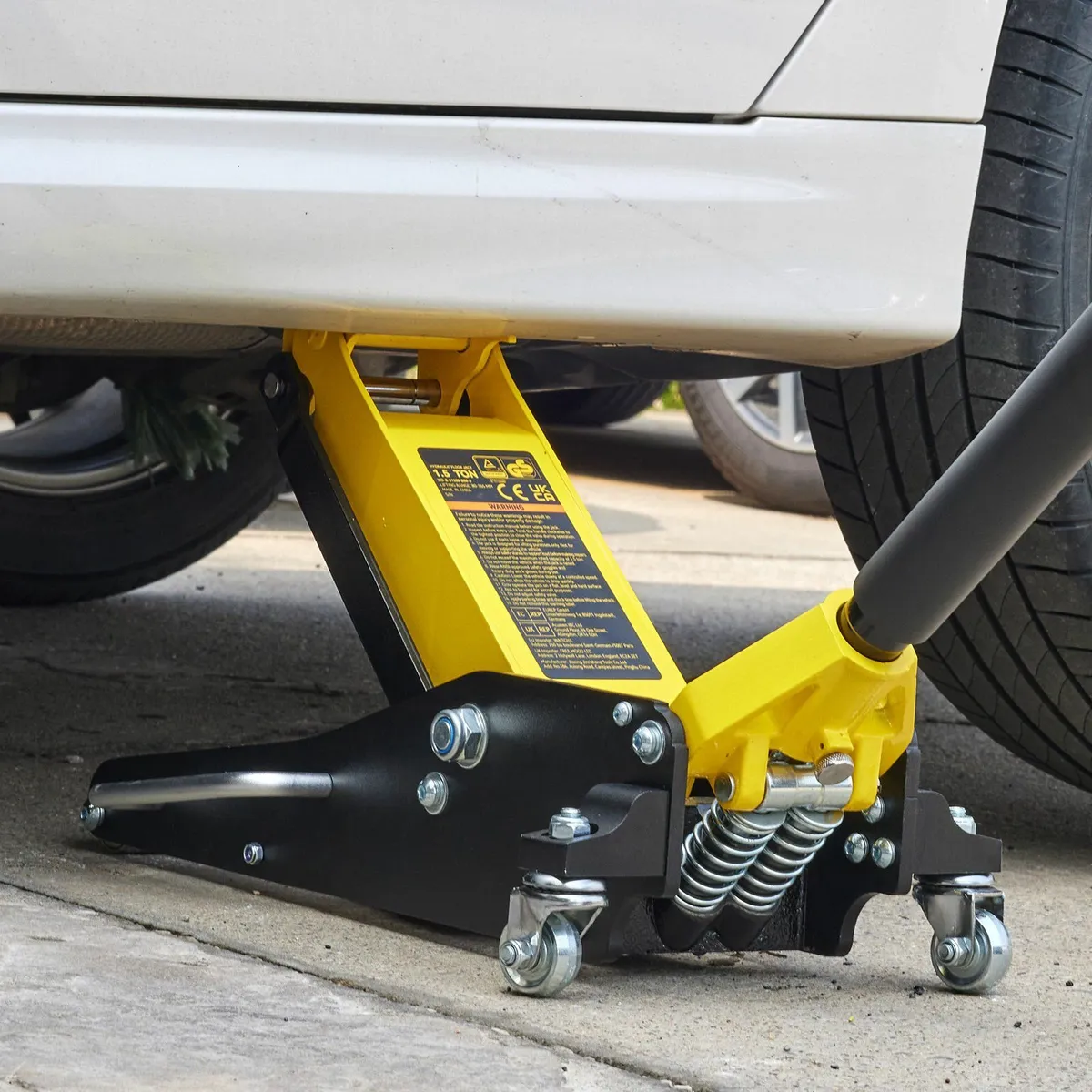 1.5 Ton Low Profile Floor Jack, Aluminum And Steel - Image 3