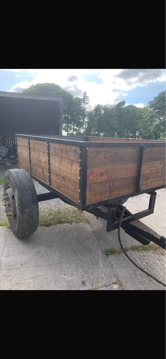 Trailer - Image 1