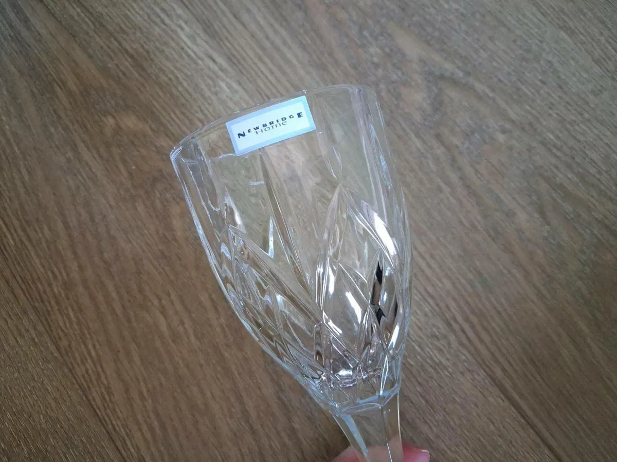 Newbridge wine glasses and cheese board - Image 3