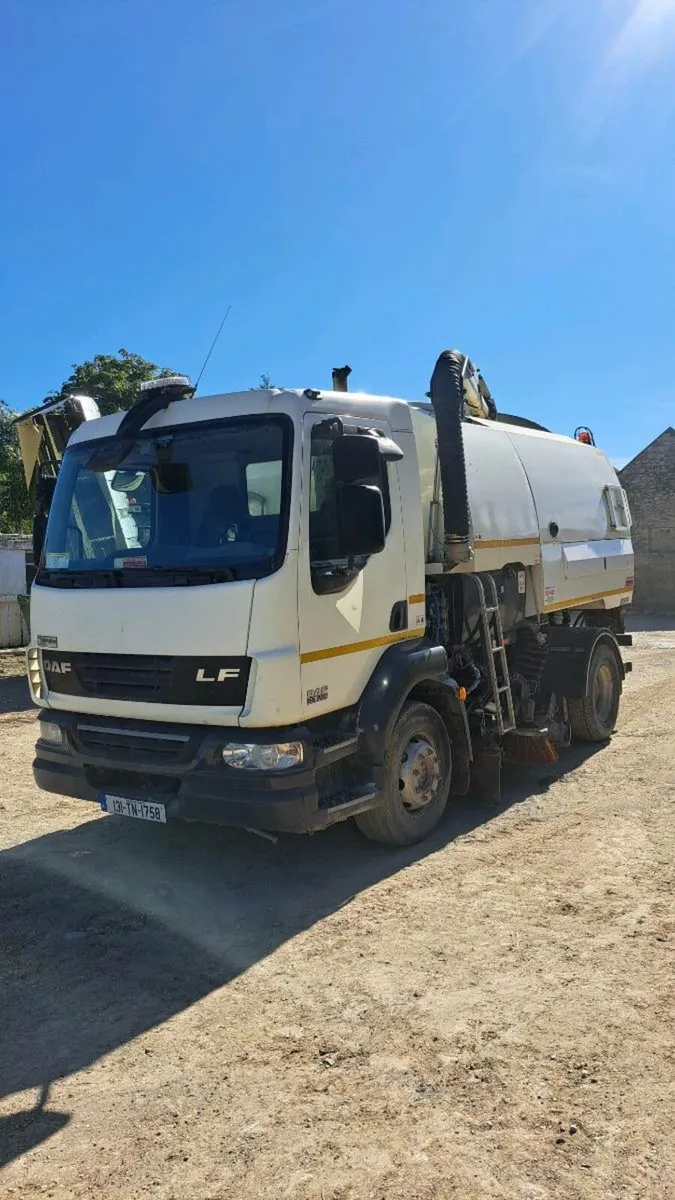 Daf road sweeper 2013 - Image 2