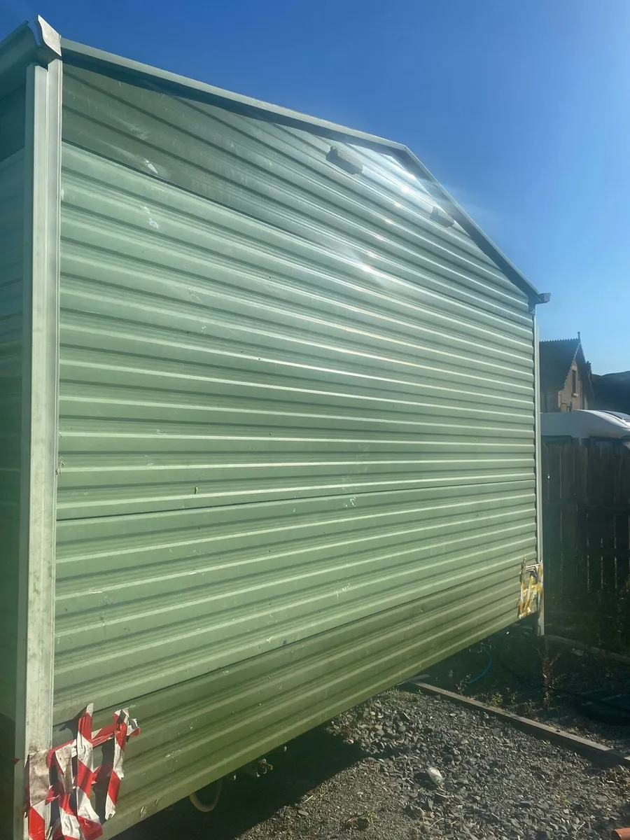 38 x 12 Devon Cosalt - Image 4
