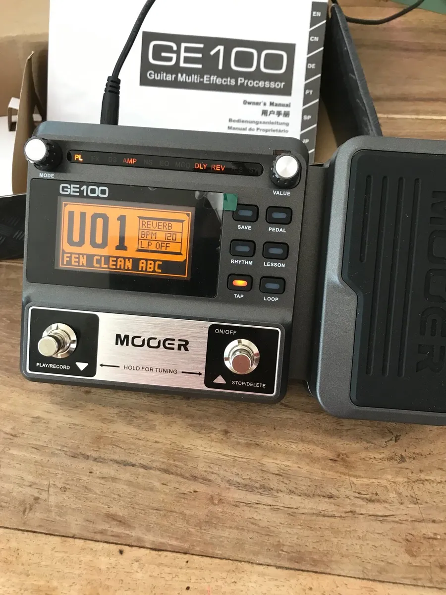 Moore GE 100 multi effects guitar pedal - Image 1
