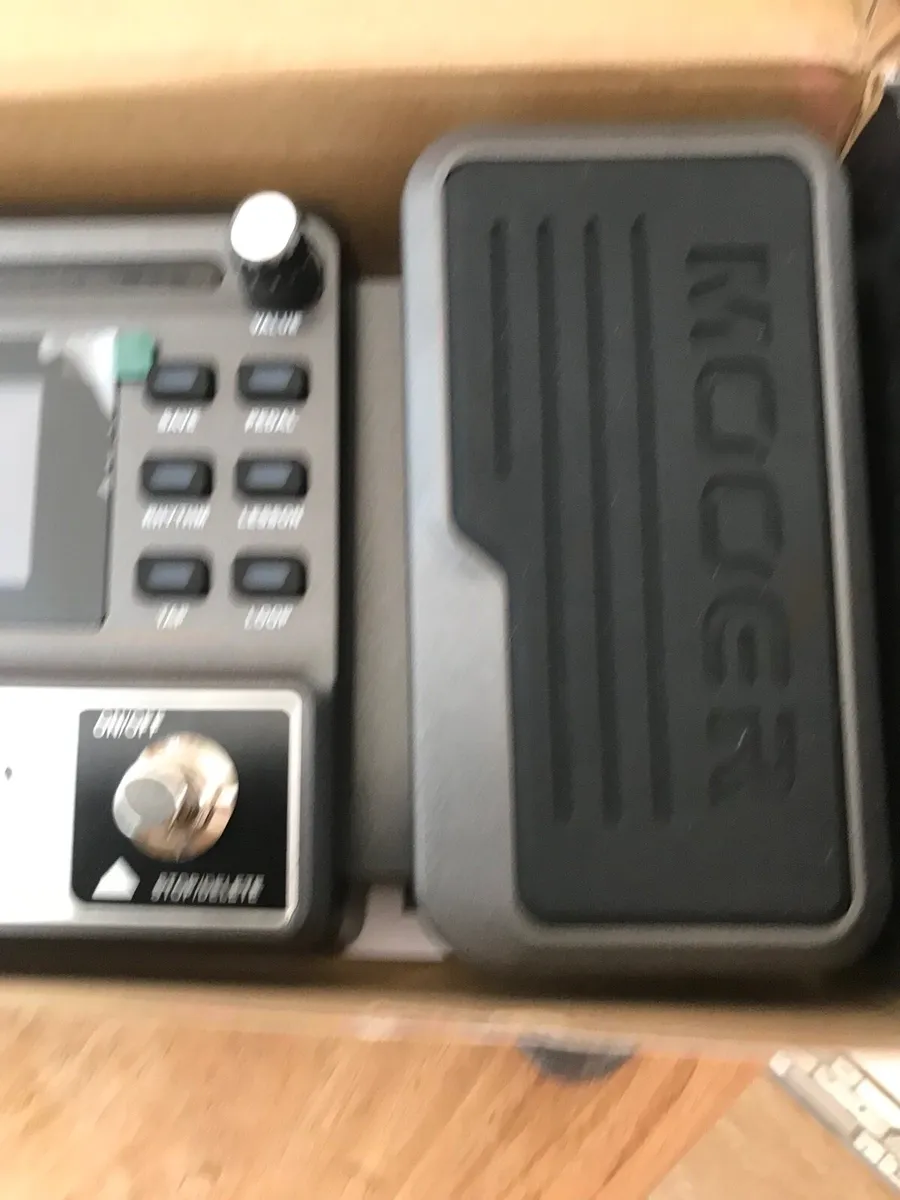 Moore GE 100 multi effects guitar pedal - Image 3