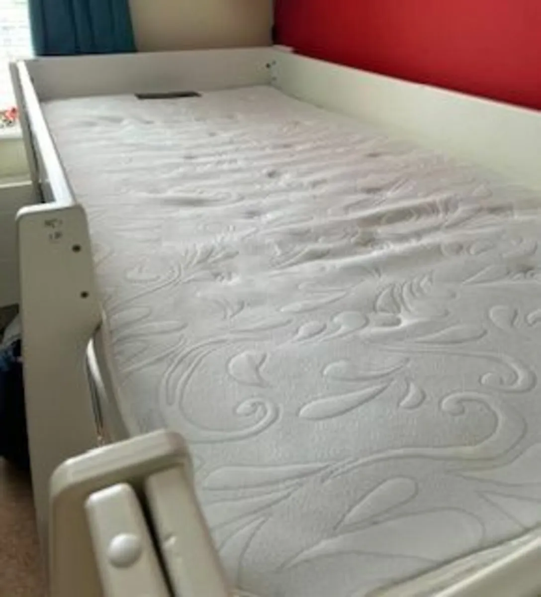 Loft bed and mattress for children - Image 2