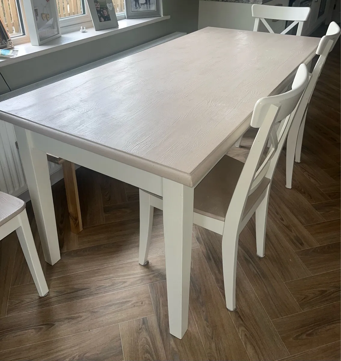 Kitchen table and chairs - Image 3