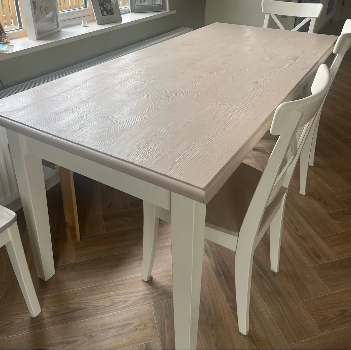 Kitchen table and chairs - Image 4
