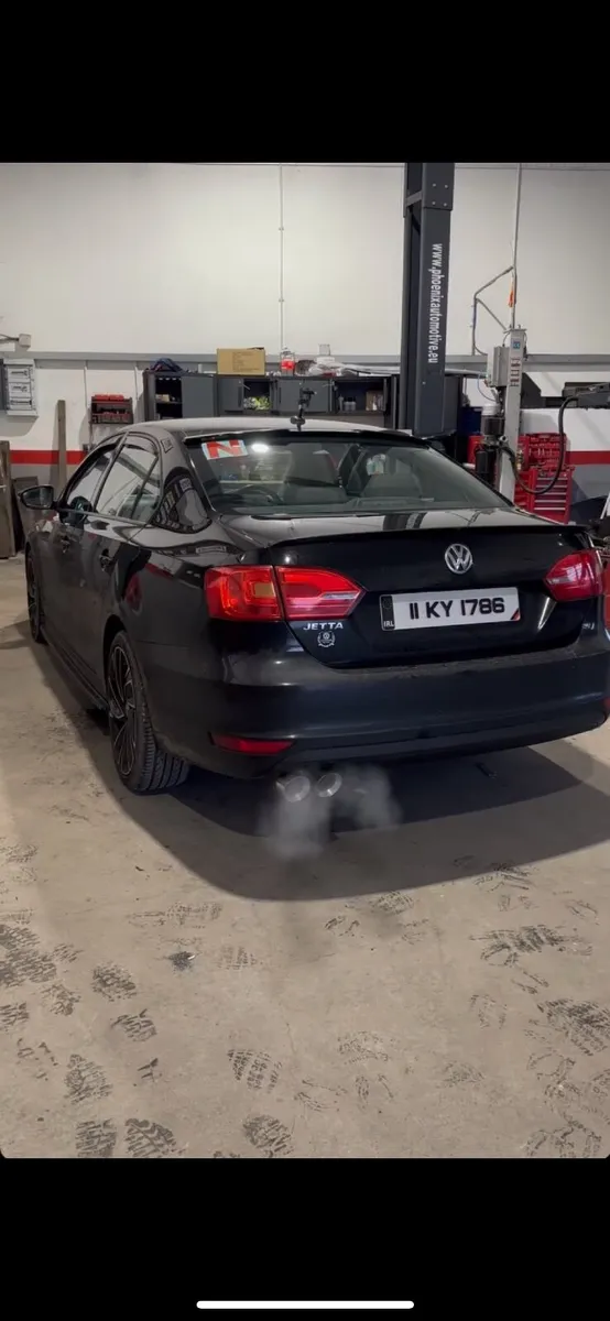 Volkswagen Jetta 2011 - Image 3