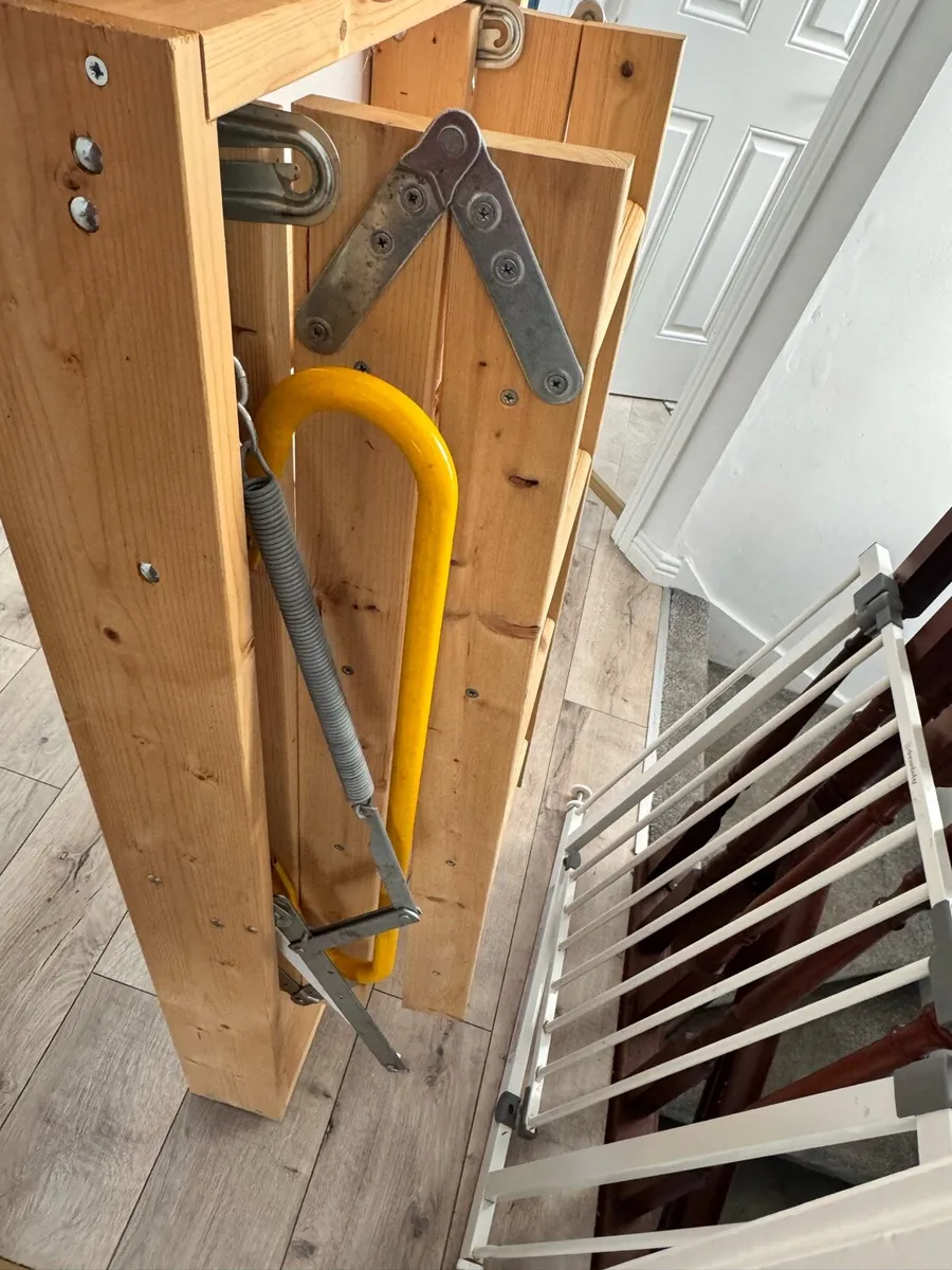 Attic stairs - Image 1