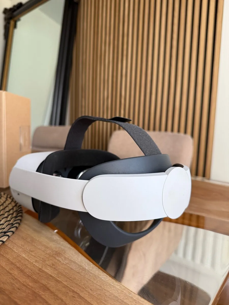 Oculus Quest 2 64GB VR headset + Elite head strap - Image 2
