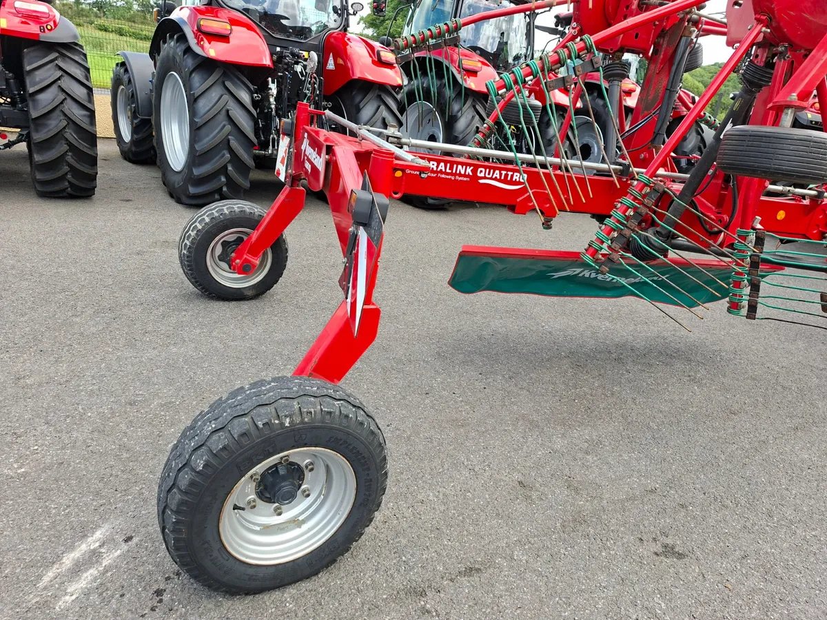2014 KVERNELAND 9472C RAKE - Image 4