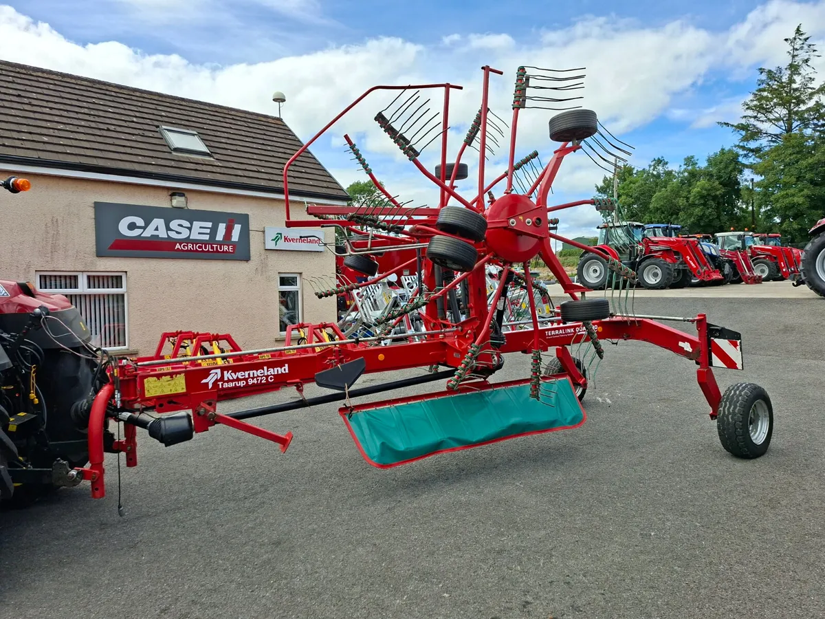 2014 KVERNELAND 9472C RAKE - Image 2