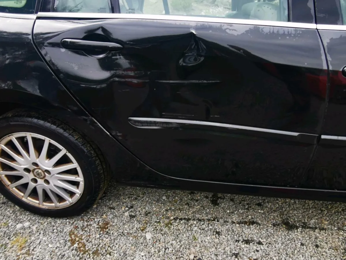 09 Renault Laguna estate Needs rear door - Image 4