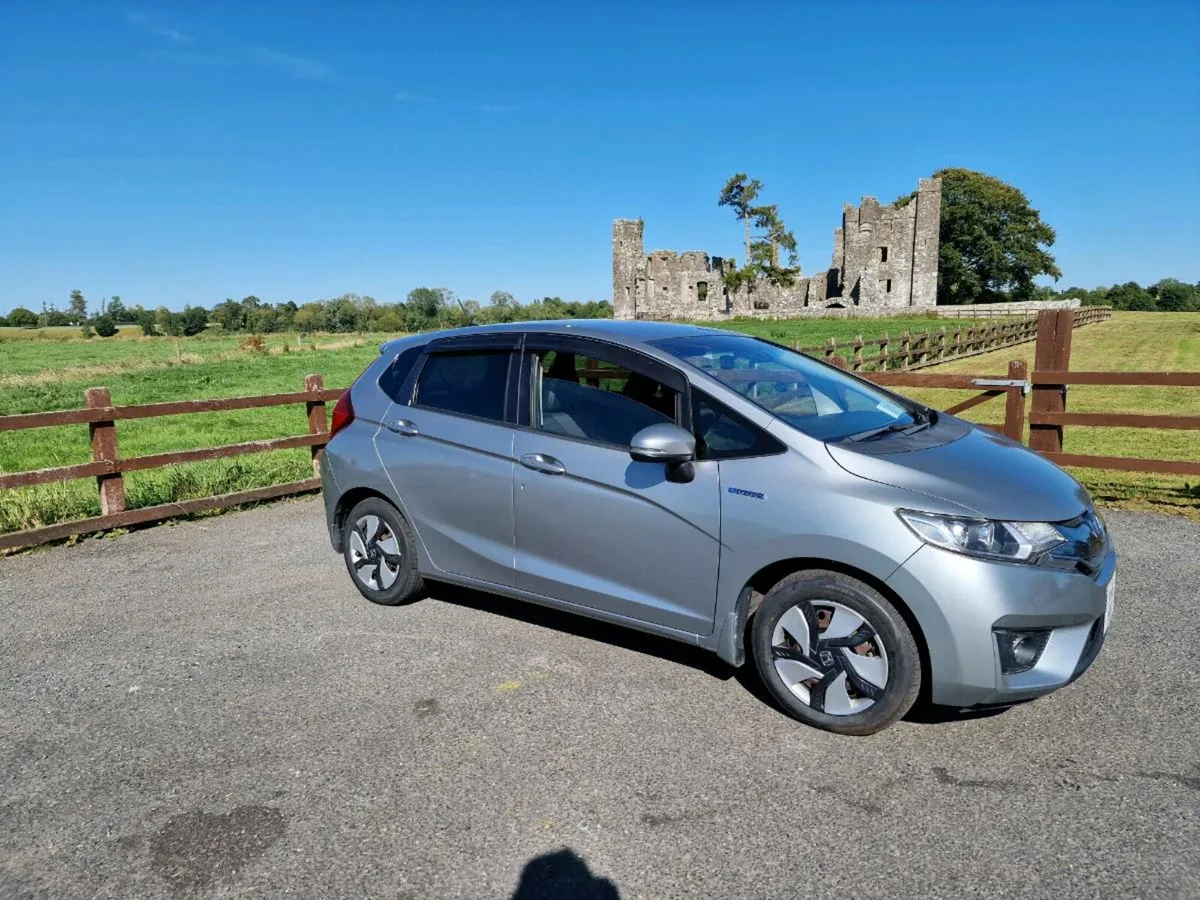 Honda Fit 1.5 HYBRID - Image 2