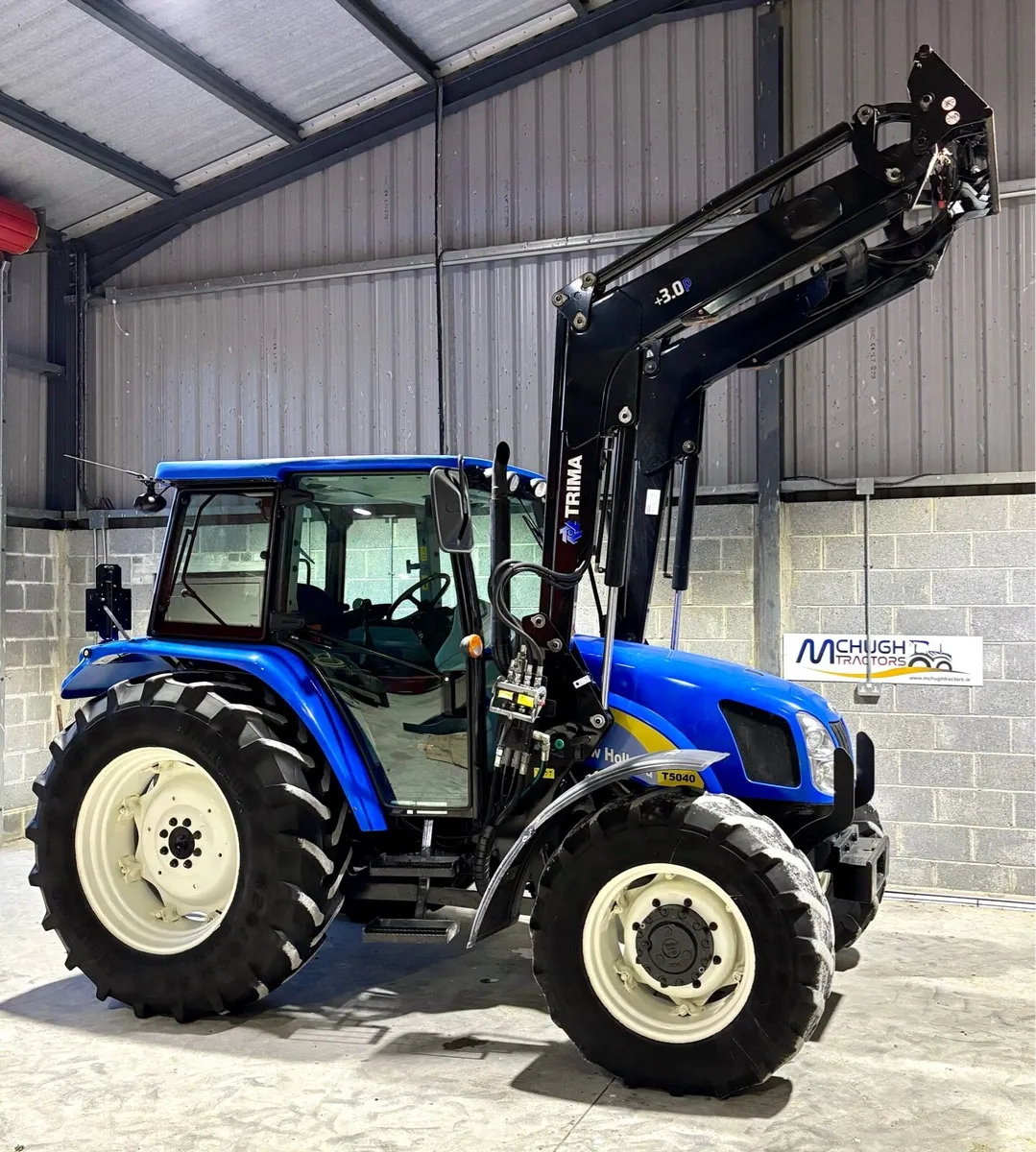 2011 NEW HOLLAND T5040 ***3800 hours*** - Image 1