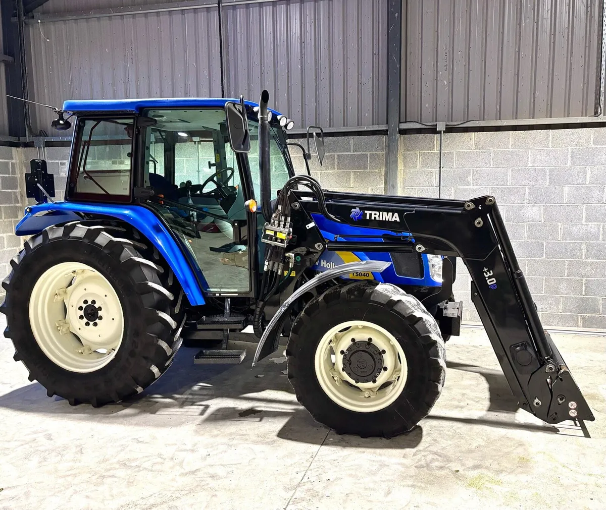 2011 NEW HOLLAND T5040 ***3800 hours*** - Image 4
