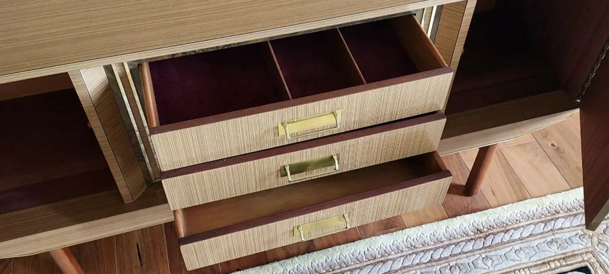 Sideboard - Image 4