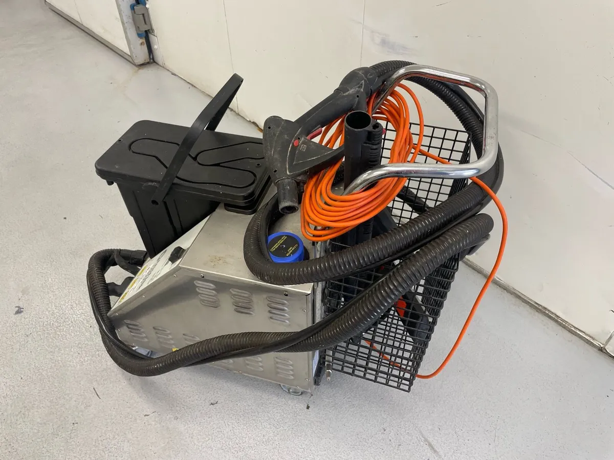 Steam Cleaner - Image 4