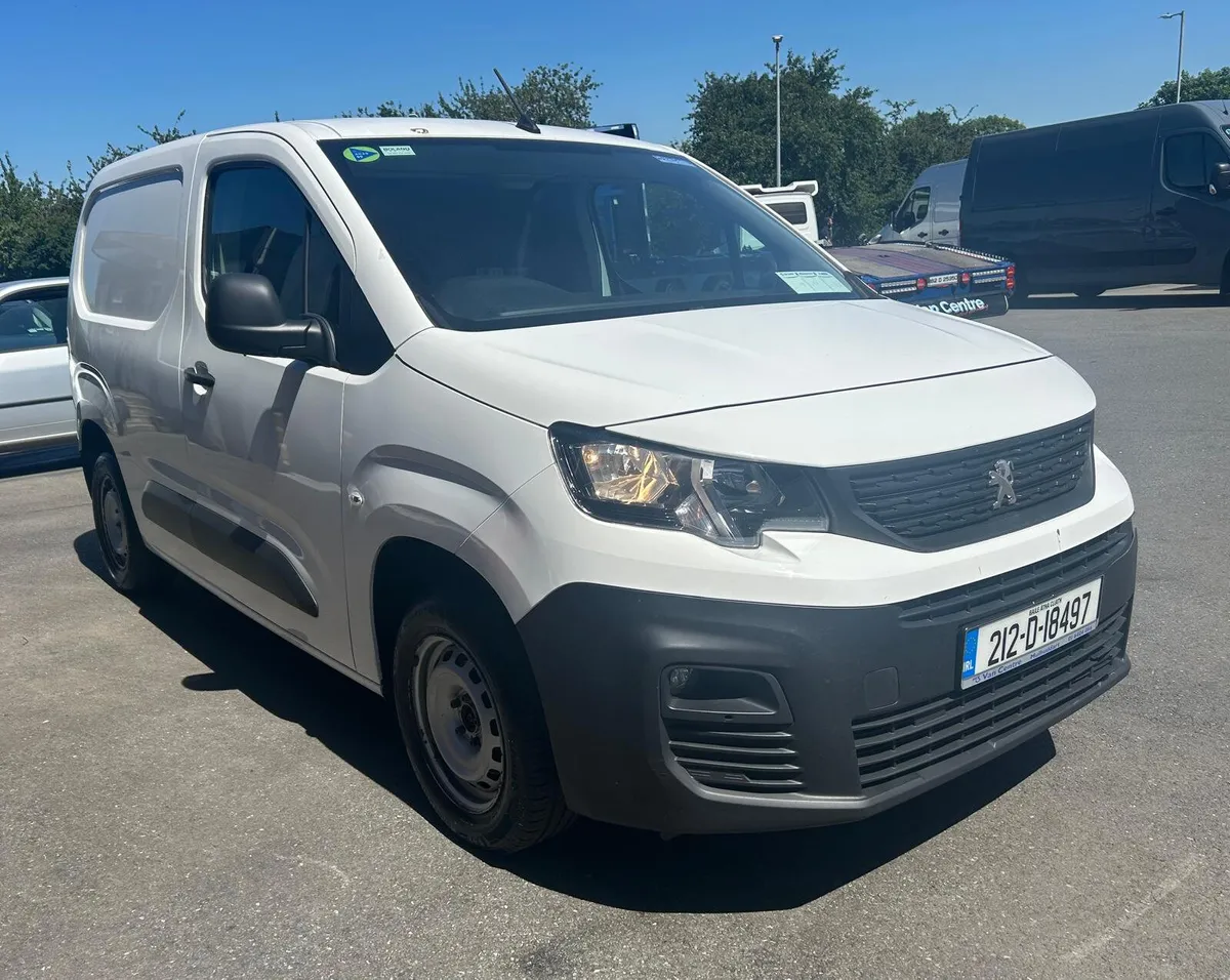 2021 Peugeot Partner Blue HDI - Image 3