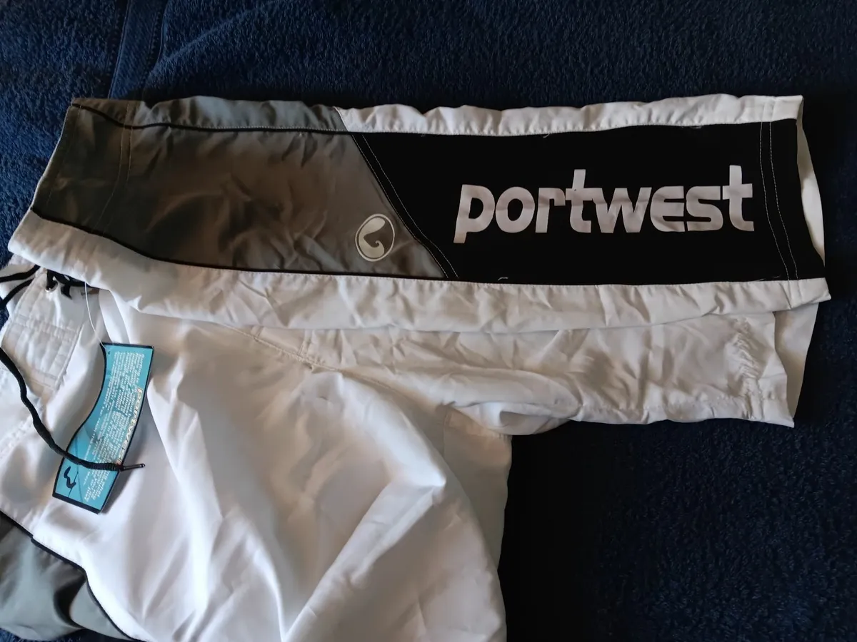BOARD /SWIMMING SHORTS (NEW) - Image 4