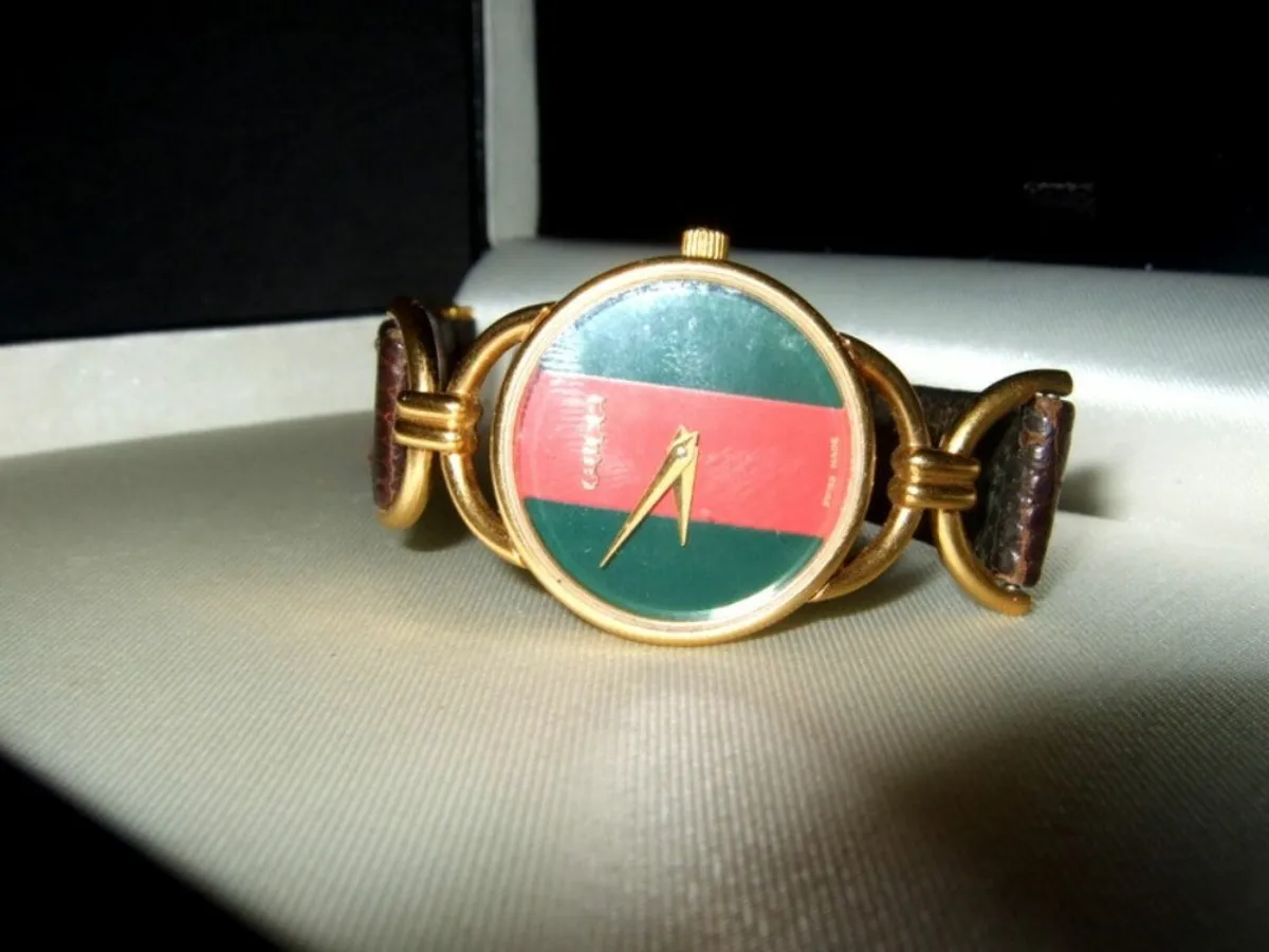Authentic Vintage Gucci Watch - Image 4