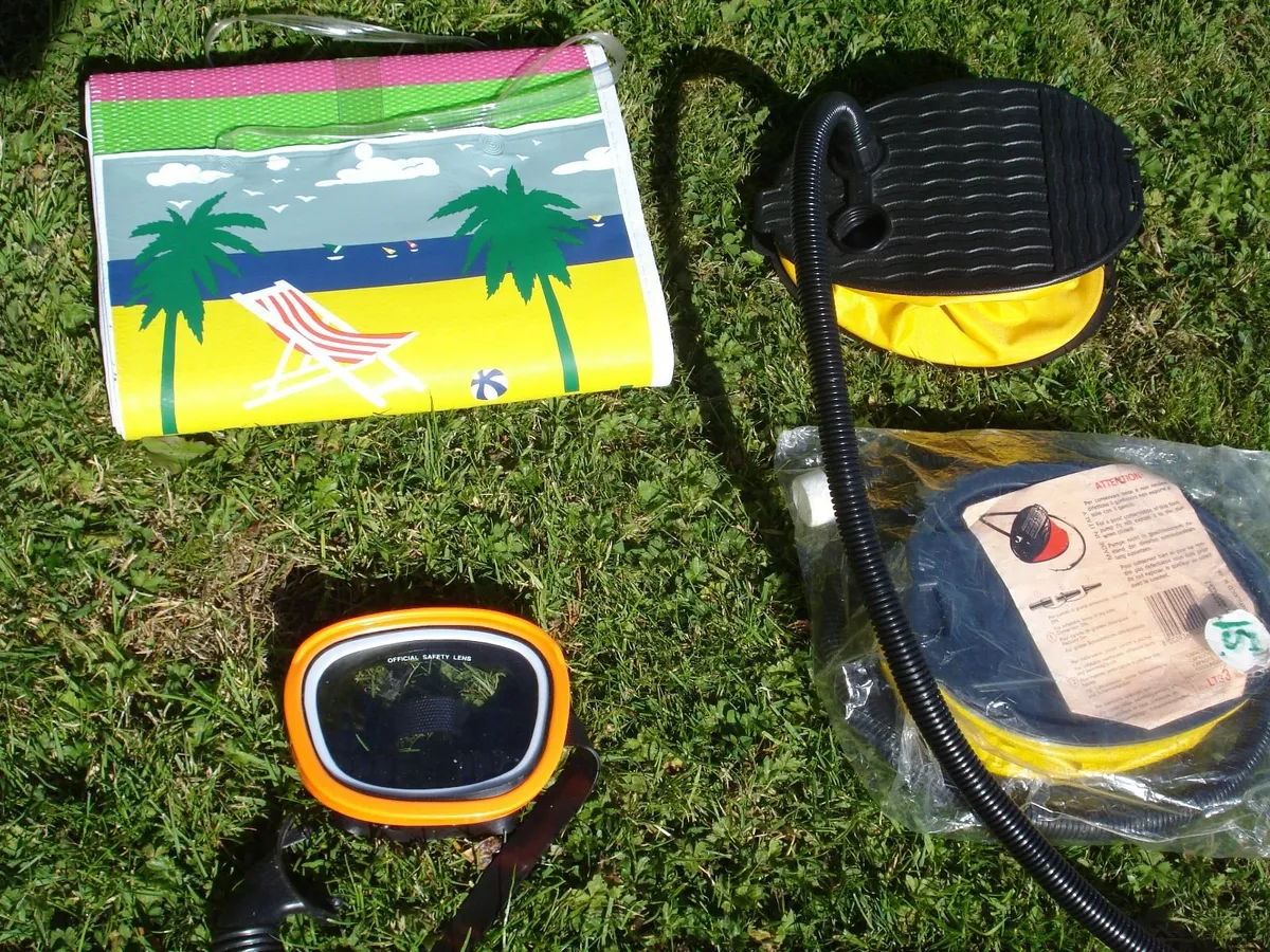 BEACH MAT,FOOT PUMP & SNORKEL SET. - Image 1