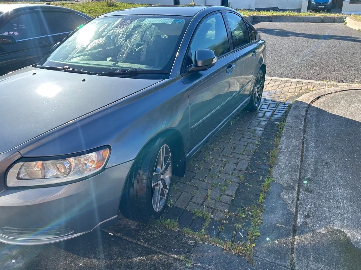 Volvo S40 2011 - Image 2