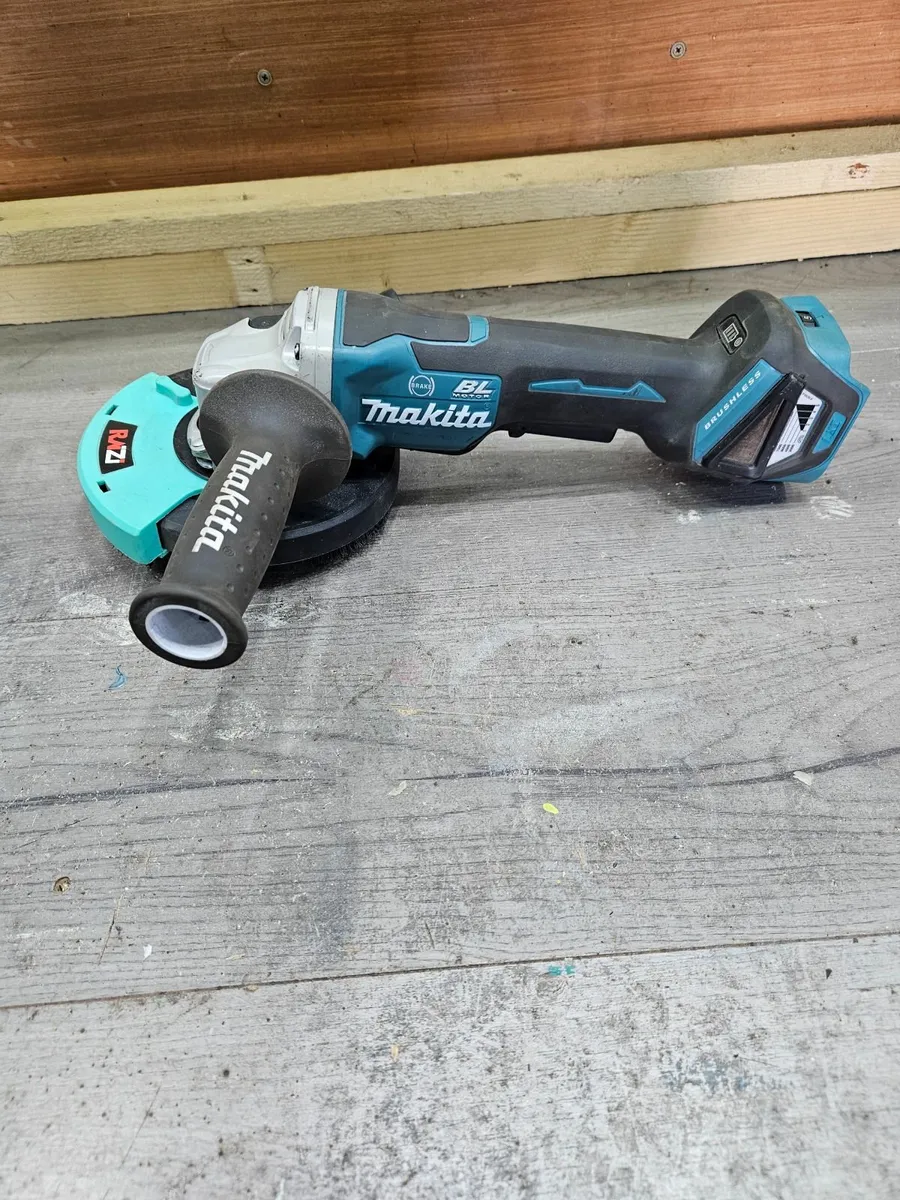 Makita DGA517Z Grinder - Image 3