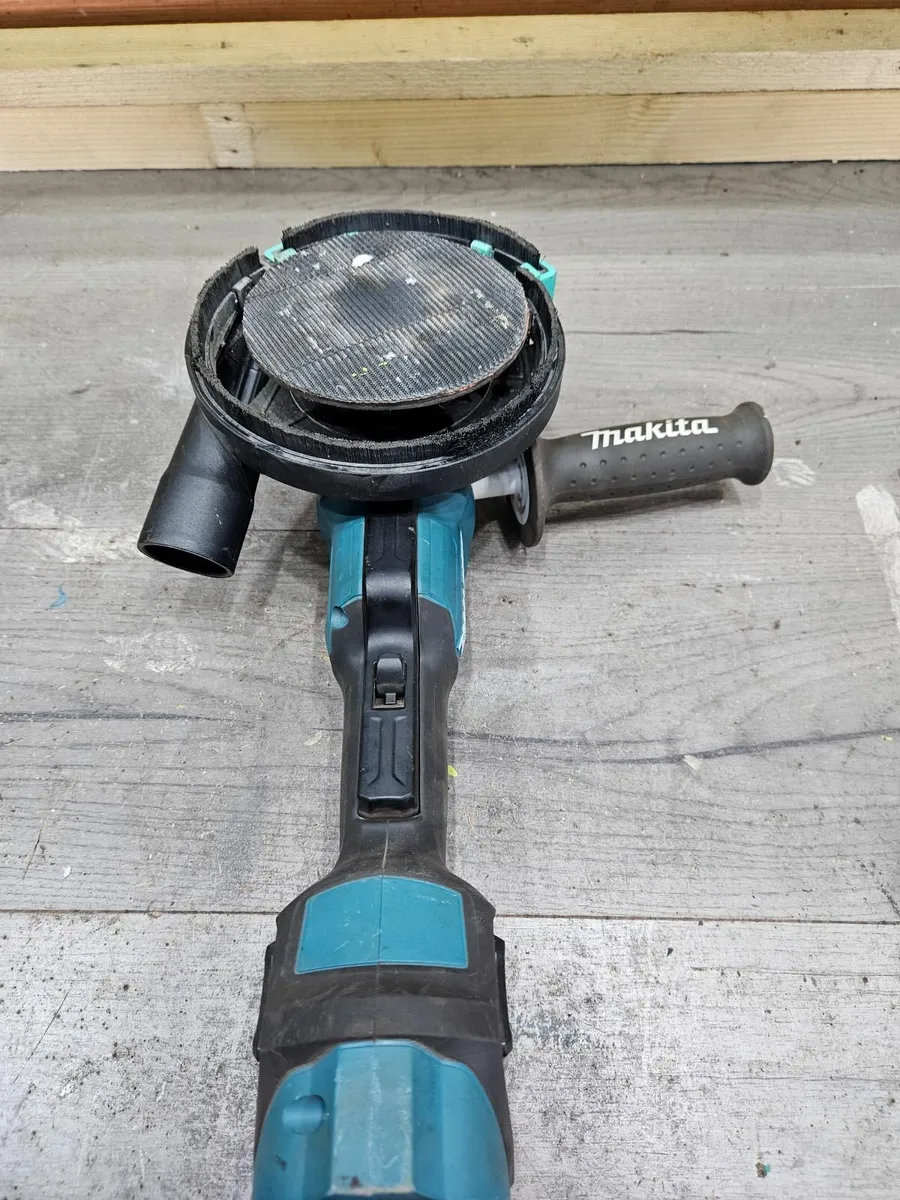 Makita DGA517Z Grinder - Image 4