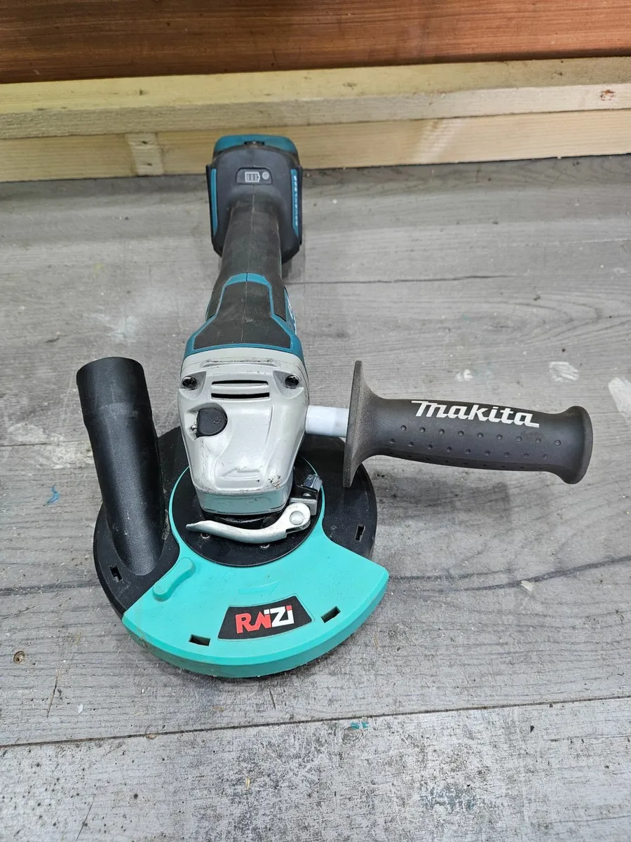 Makita DGA517Z Grinder - Image 1