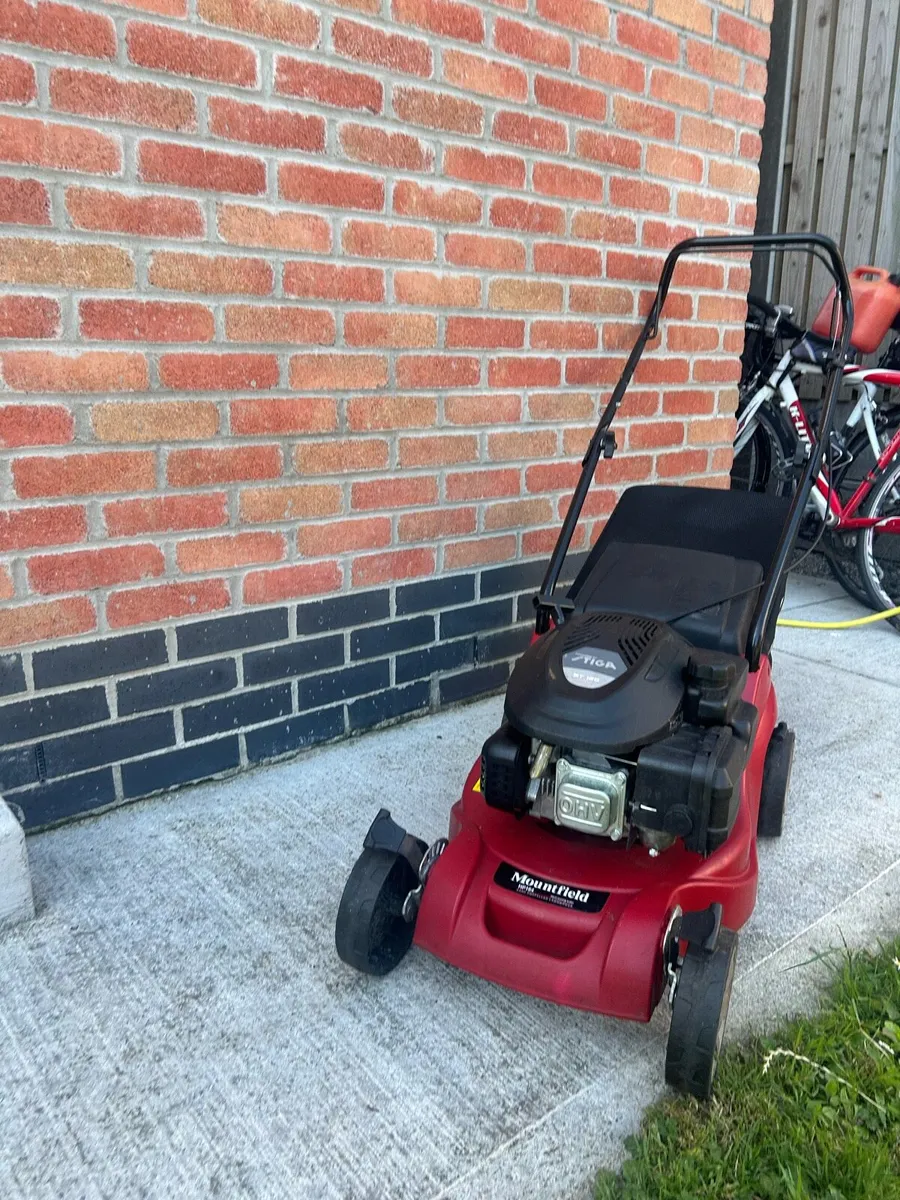 Mount field lawnmower - Image 1