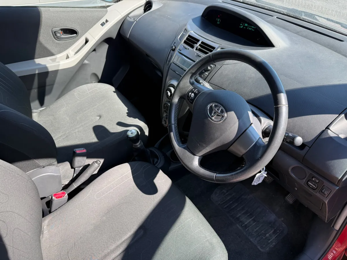 TOYOTA YARIS  2009 - 1.0 - LOW MLS - CHEAP INSURE - Image 4