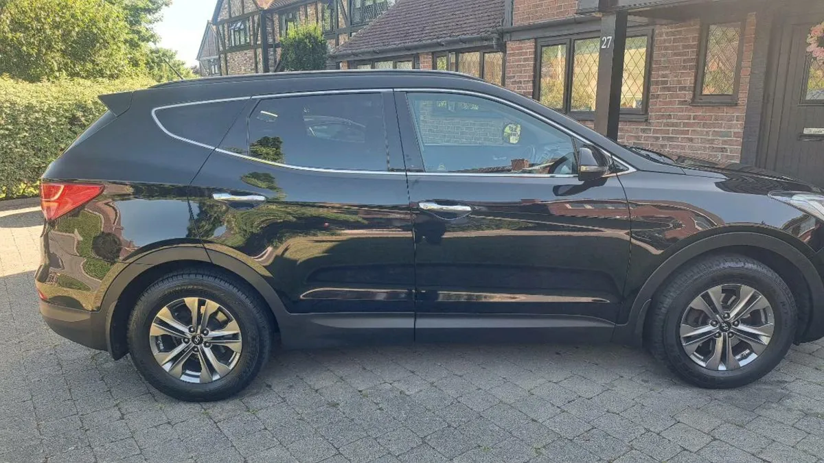 HYUNDAI  SANTA FE 7 SEATER 2015 SUPERB - Image 2