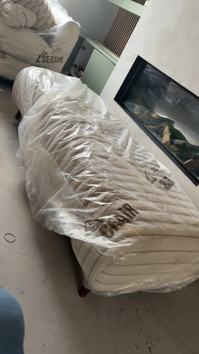Couch - Image 2