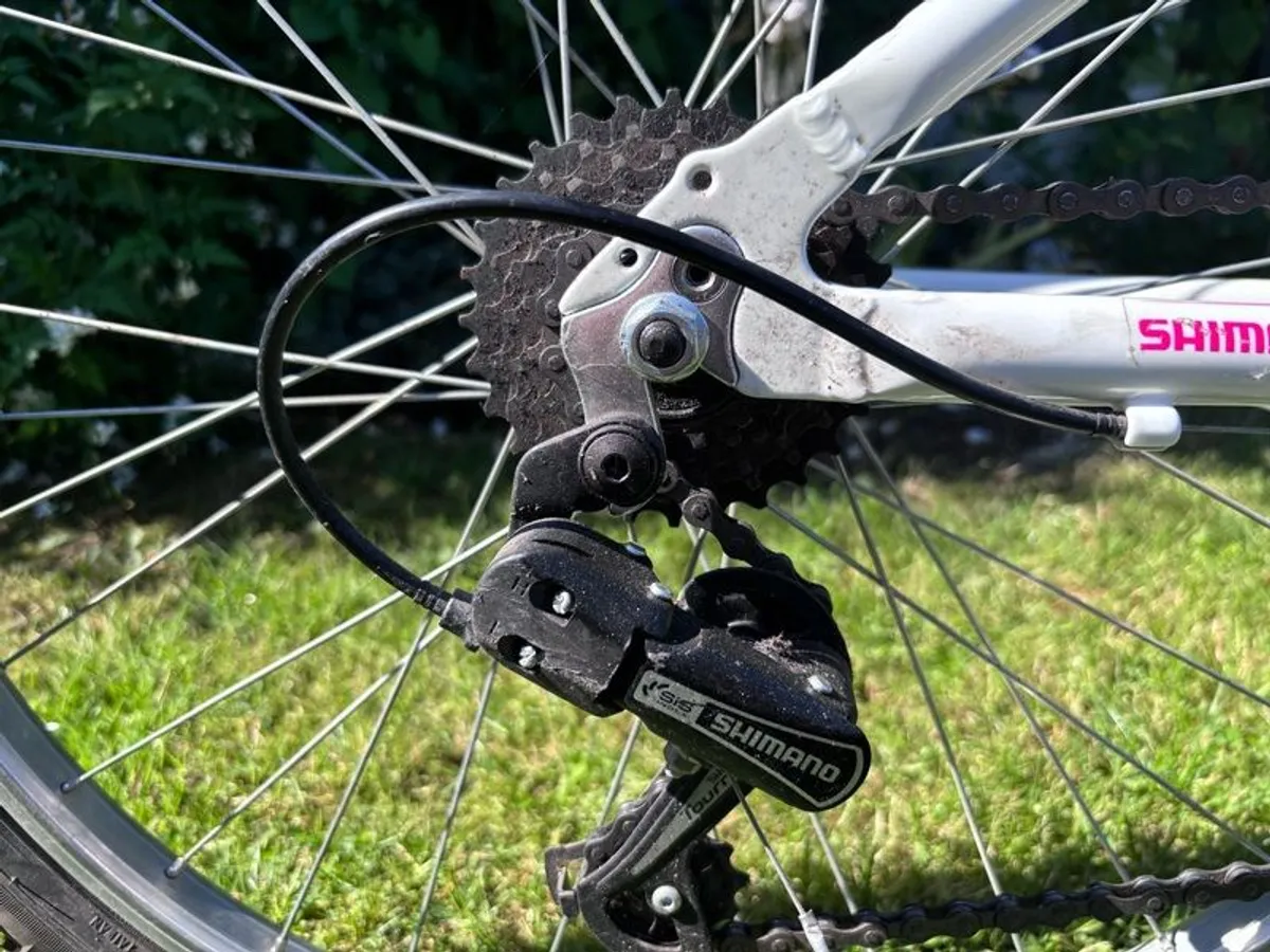 Apollo Jewel Kids Bike 26'' Wheel - Image 3