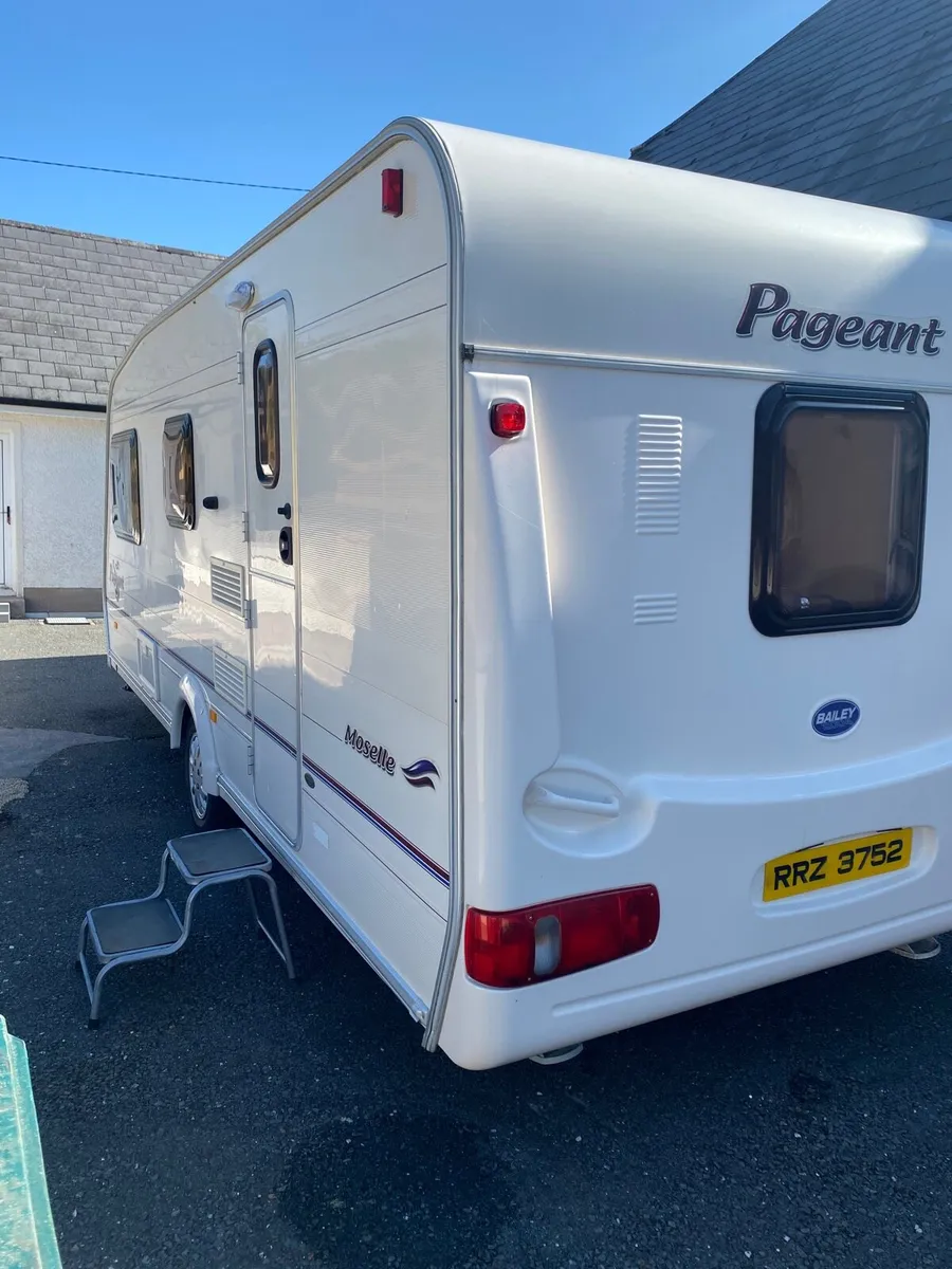 Caravan - Image 1