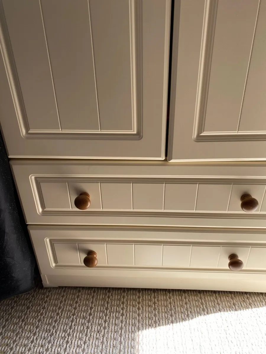 Wardrobe - Image 3