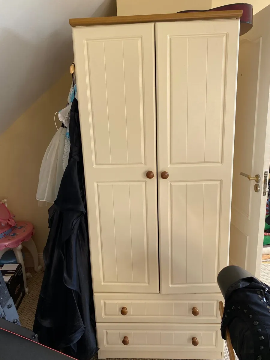 Wardrobe - Image 4