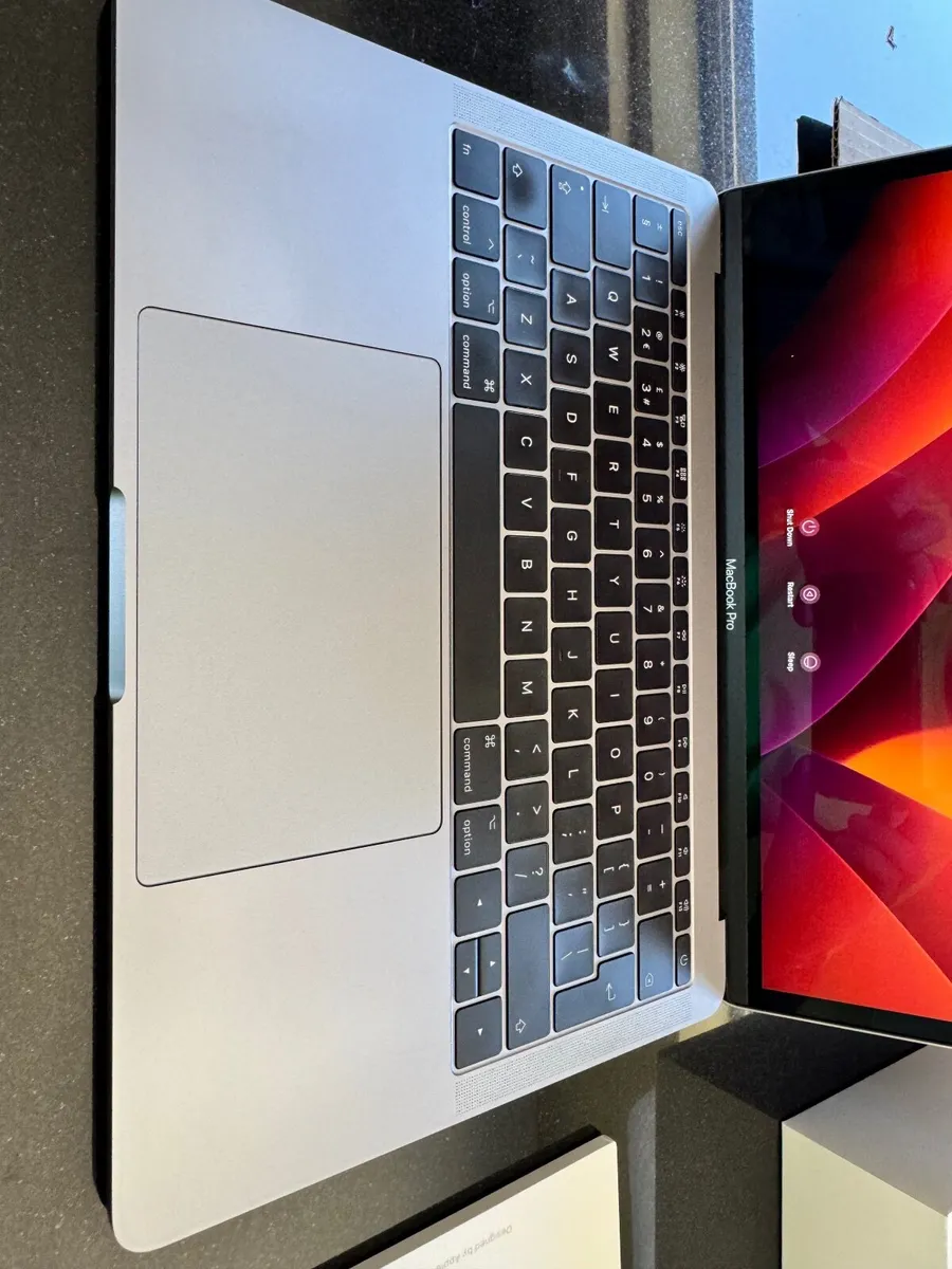 As New 13" Apple MacBook Pro 8GB / 128GB (Boxed) - Image 4