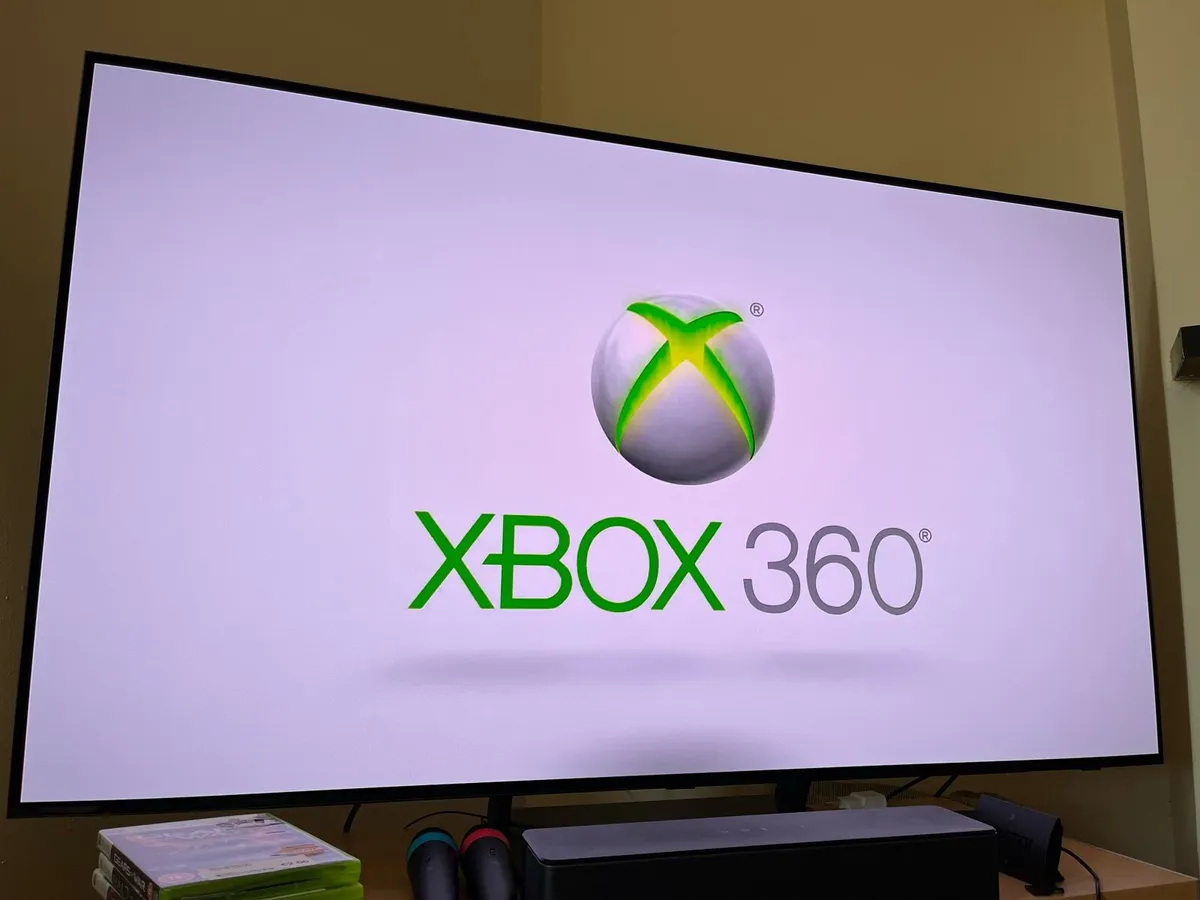 Xbox 360 + Kinect + games - Image 2