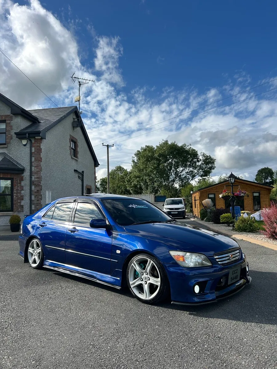 Lexus is200 - Image 4