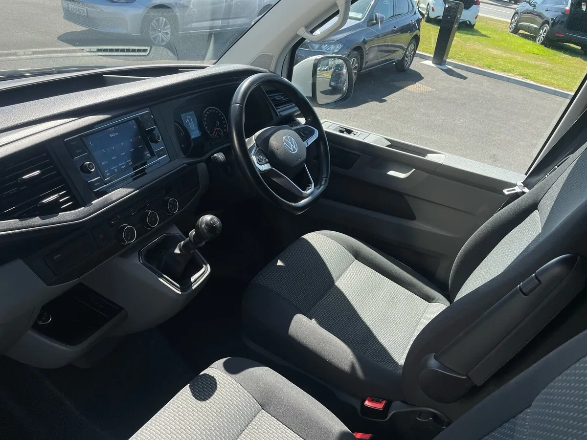 Volkswagen Transporter 2021 - Image 3