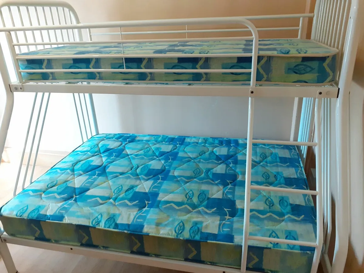 Beds - Image 2