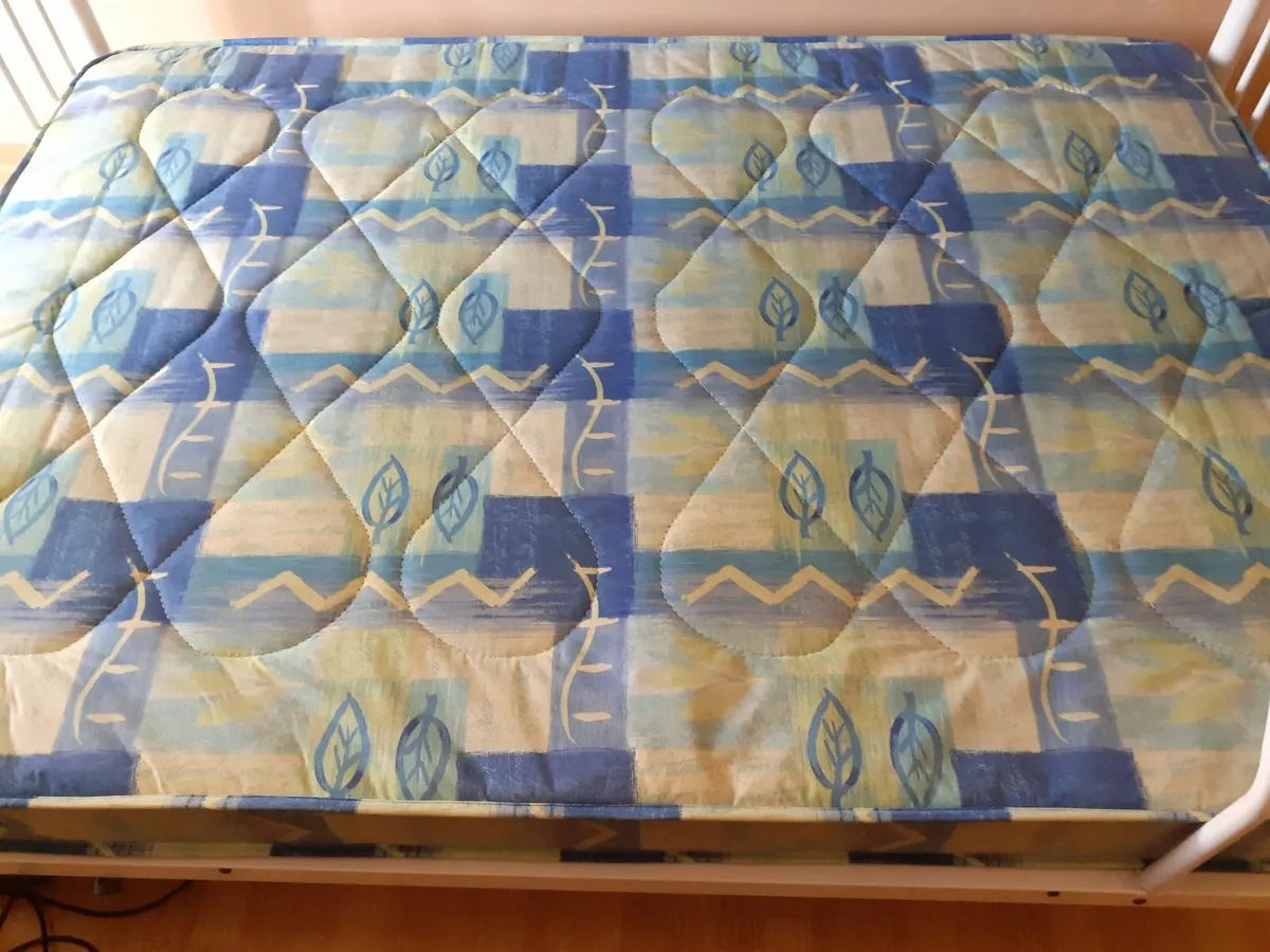 Beds - Image 3