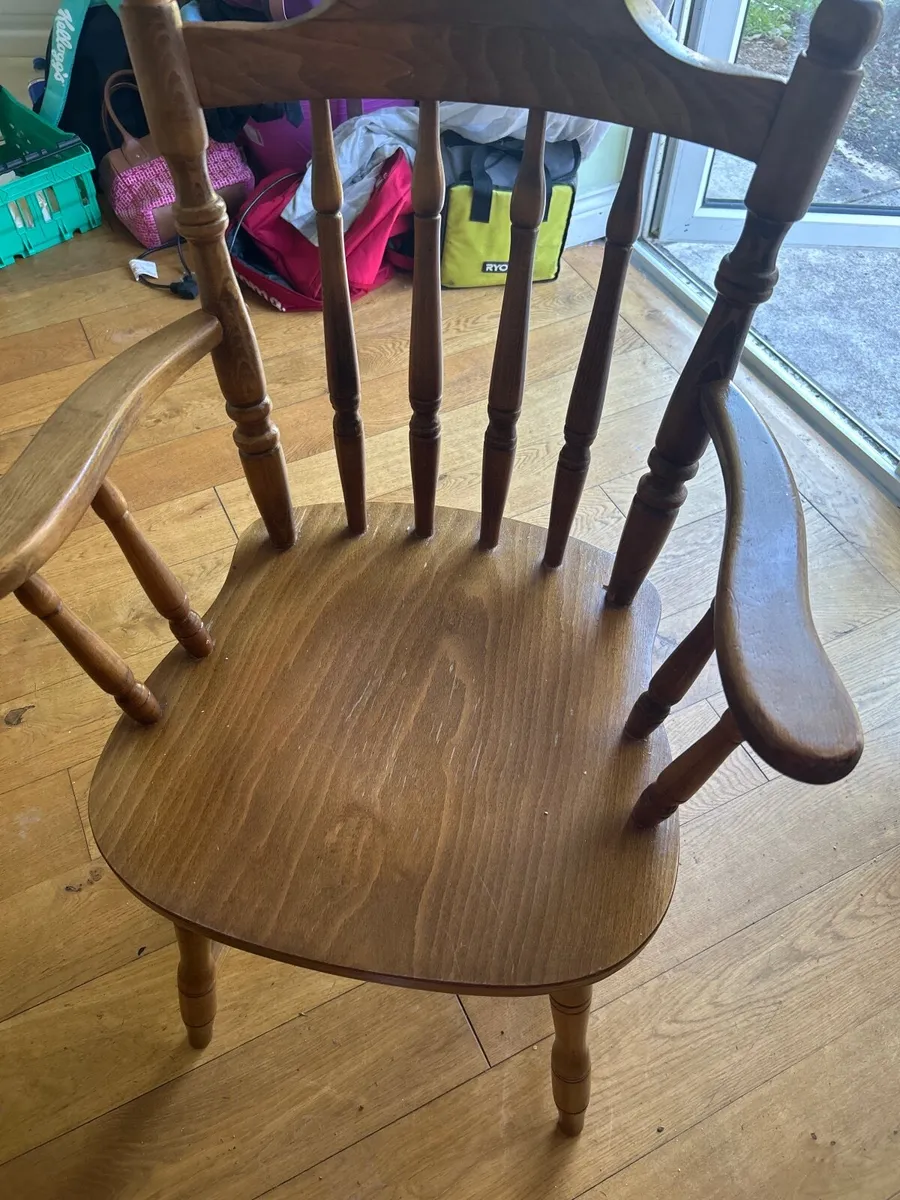 Kitchen table and chairs - Image 2