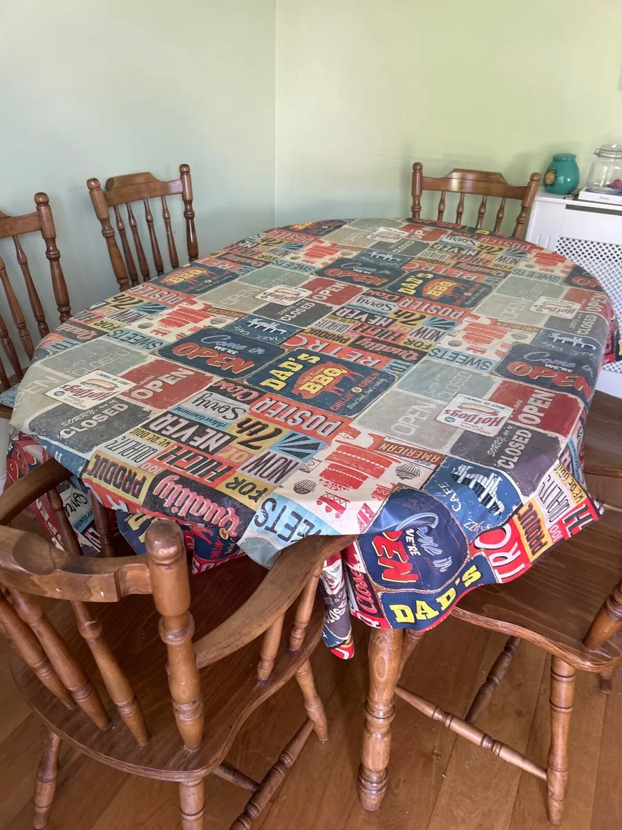 Kitchen table and chairs - Image 4