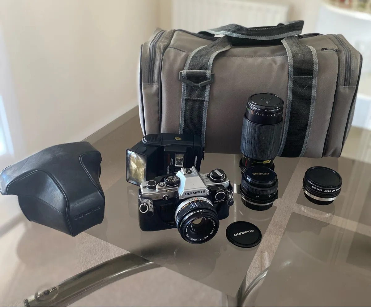 35mm Photography Equipment - Image 1