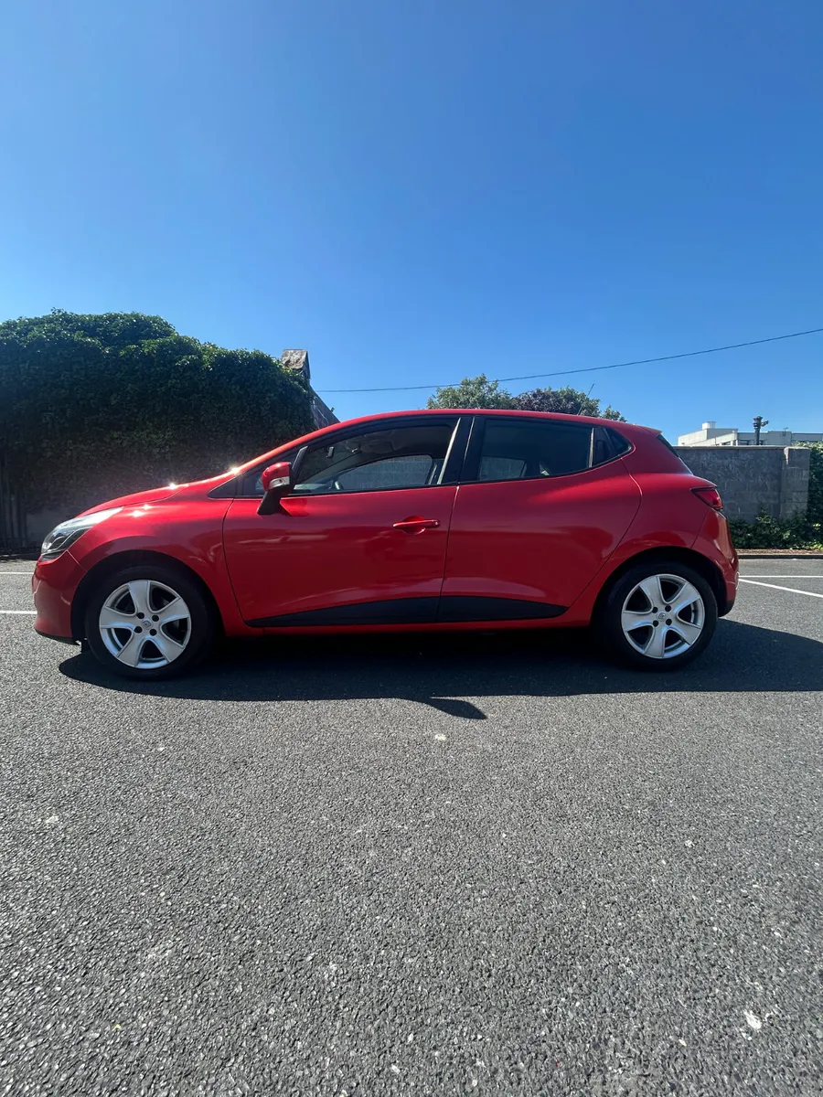Renault Clio 2015 - Image 2